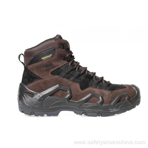 safety work boots for industrial workers